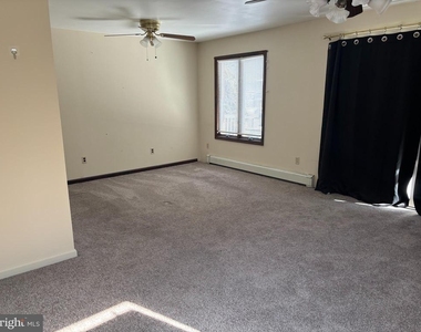 312 N Sandy Hill Road - Photo Thumbnail 5