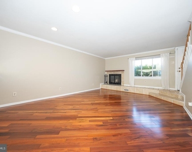 344 Brigade Court - Photo Thumbnail 7