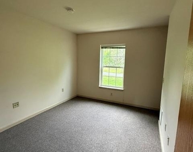 99 Hot Point Avenue - Photo Thumbnail 9