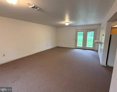99 Hot Point Avenue - Photo Thumbnail 2
