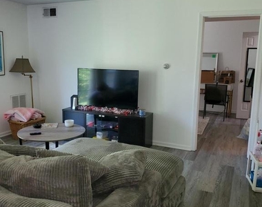 10024 Beacon Hill Drive - Photo Thumbnail 3