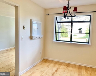 305 Marten Road - Photo Thumbnail 9