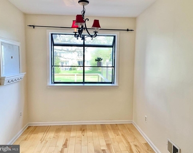 305 Marten Road - Photo Thumbnail 10