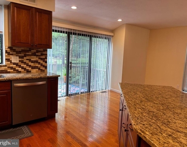 80 Sayre Drive - Photo Thumbnail 34
