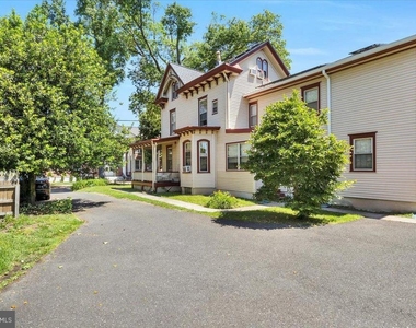 16 Lincoln Avenue - Photo Thumbnail 4
