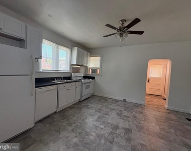 314 W 4th Street - Photo Thumbnail 5