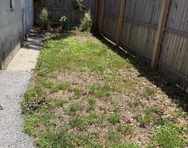 314 W 4th Street - Photo Thumbnail 17