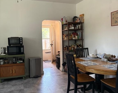 314 W 4th Street - Photo Thumbnail 6
