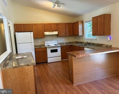 22240 Hawthorne Way - Photo Thumbnail 4