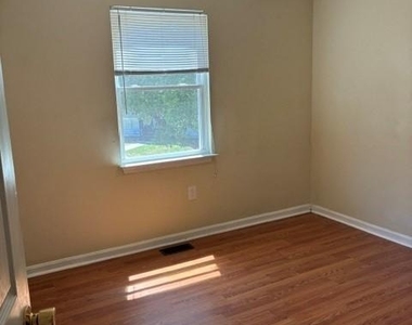 22240 Hawthorne Way - Photo Thumbnail 12
