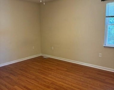 22240 Hawthorne Way - Photo Thumbnail 10