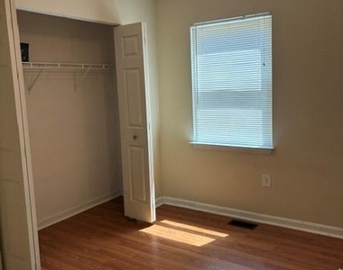 22240 Hawthorne Way - Photo Thumbnail 11