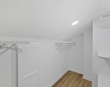 6011 44th Avenue - Photo Thumbnail 28
