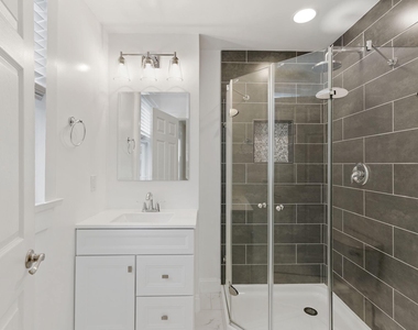 6011 44th Avenue - Photo Thumbnail 21