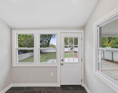 6011 44th Avenue - Photo Thumbnail 14