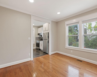 6011 44th Avenue - Photo Thumbnail 6