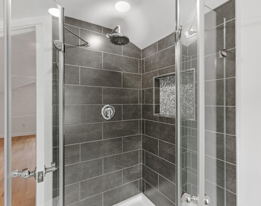 6011 44th Avenue - Photo Thumbnail 27
