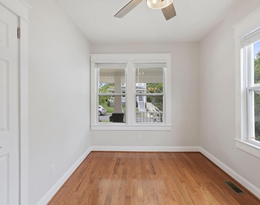 6011 44th Avenue - Photo Thumbnail 16
