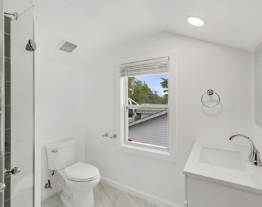 6011 44th Avenue - Photo Thumbnail 26