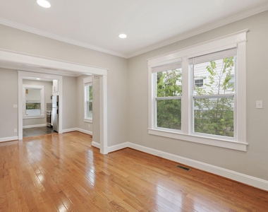 6011 44th Avenue - Photo Thumbnail 3