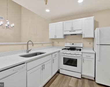 6630 Lake Park Drive - Photo Thumbnail 9