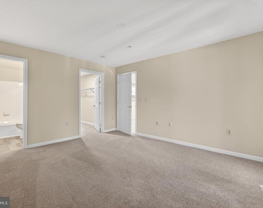 6630 Lake Park Drive - Photo Thumbnail 16