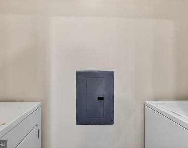 6630 Lake Park Drive - Photo Thumbnail 13