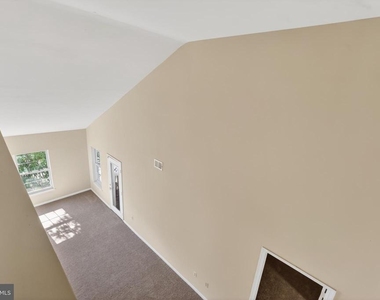 6630 Lake Park Drive - Photo Thumbnail 25