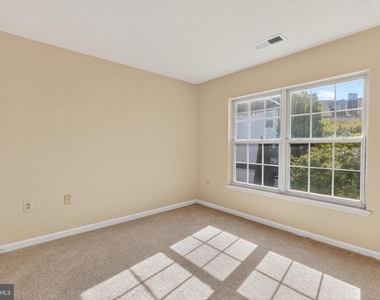 6630 Lake Park Drive - Photo Thumbnail 23