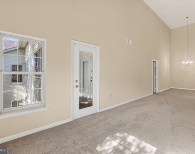 6630 Lake Park Drive - Photo Thumbnail 14