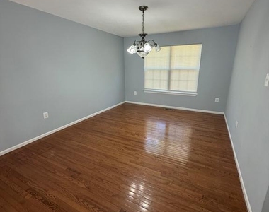 7211 Mount Forest Terrace - Photo Thumbnail 3