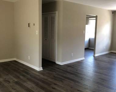 6018 Westchester Drive - Photo Thumbnail 2