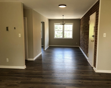 6018 Westchester Drive - Photo Thumbnail 7