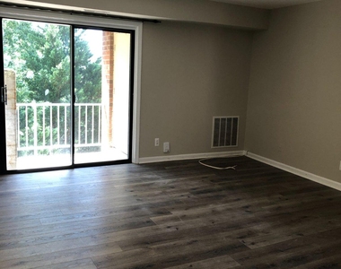 6018 Westchester Drive - Photo Thumbnail 8