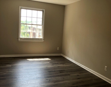 6018 Westchester Drive - Photo Thumbnail 12