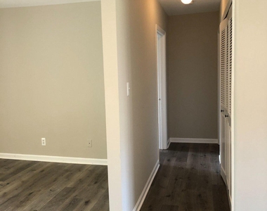 6018 Westchester Drive - Photo Thumbnail 9