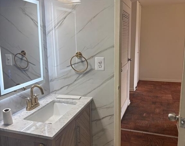 3450 Toledo Terrace - Photo Thumbnail 12