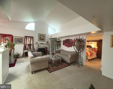13900 Farnsworth Lane - Photo Thumbnail 2