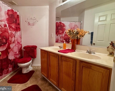 13900 Farnsworth Lane - Photo Thumbnail 12