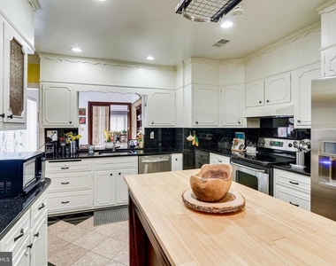 8212 Old Georgetown Road - Photo Thumbnail 14