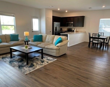 2316 Nightview Dr - Photo Thumbnail 4