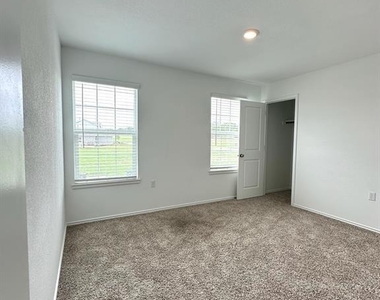 2316 Nightview Dr - Photo Thumbnail 17