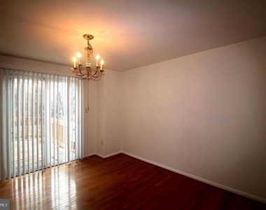 10500 Prairie Landing Terrace - Photo Thumbnail 4