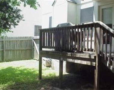 1105 Stephanie Lee Ln - Photo Thumbnail 10