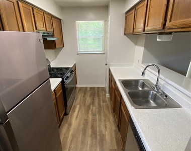 806 Sirocco Dr - Photo Thumbnail 1