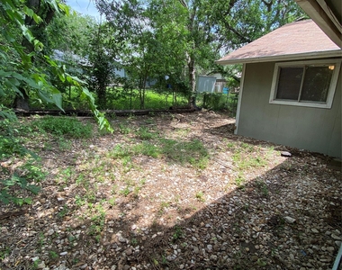 806 Sirocco Dr - Photo Thumbnail 10