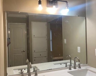 1002 Creekbend Cv - Photo Thumbnail 14