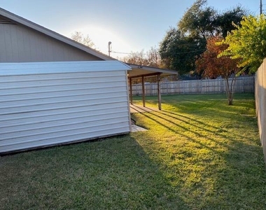 1002 Creekbend Cv - Photo Thumbnail 3