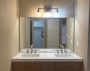 1002 Creekbend Cv - Photo Thumbnail 15