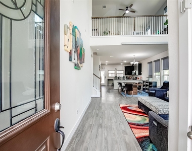 15912 Cadoz Dr - Photo Thumbnail 3